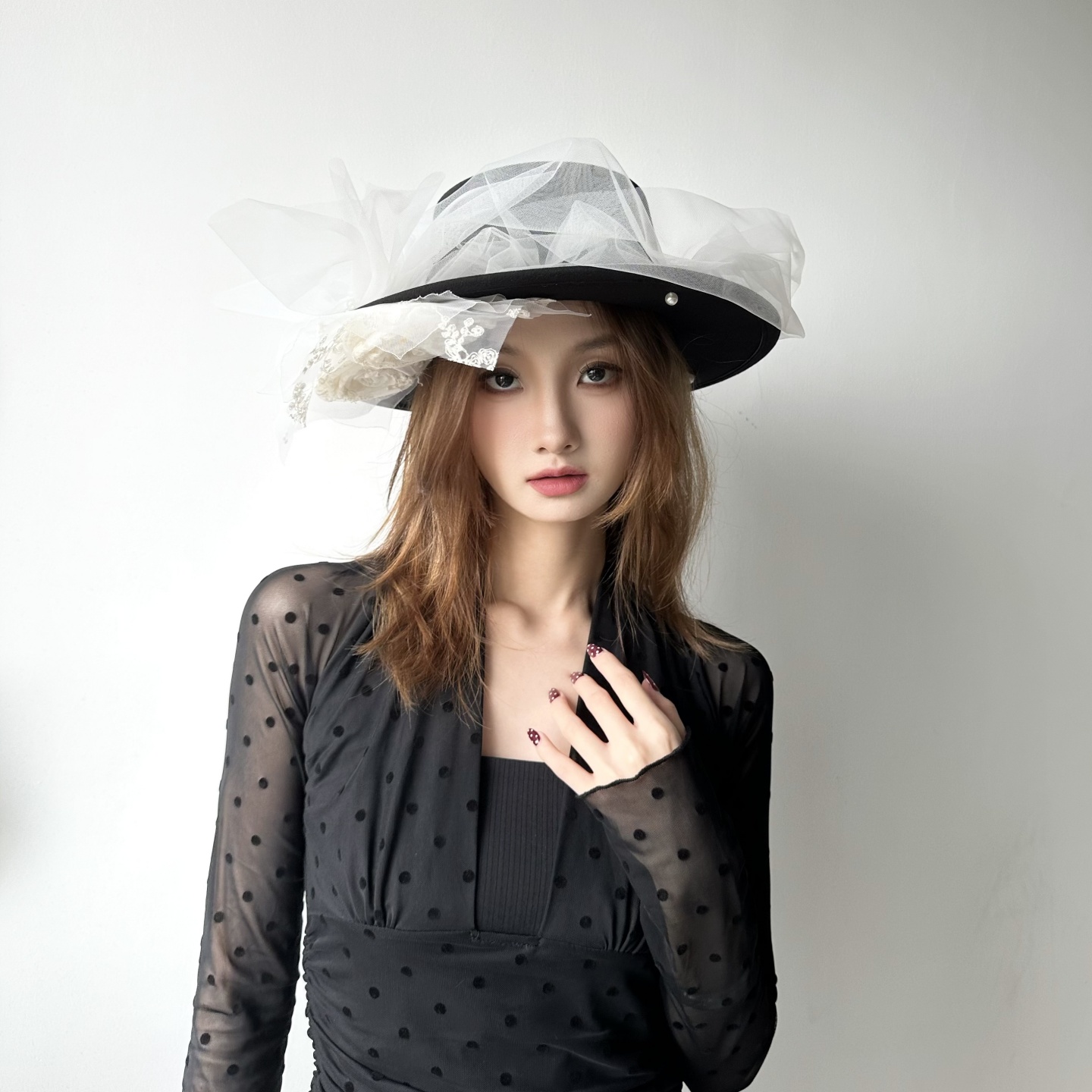 原创法式蕾丝花朵网纱仿毛呢礼帽女秋冬款张个性婚纱摄影平顶礼帽