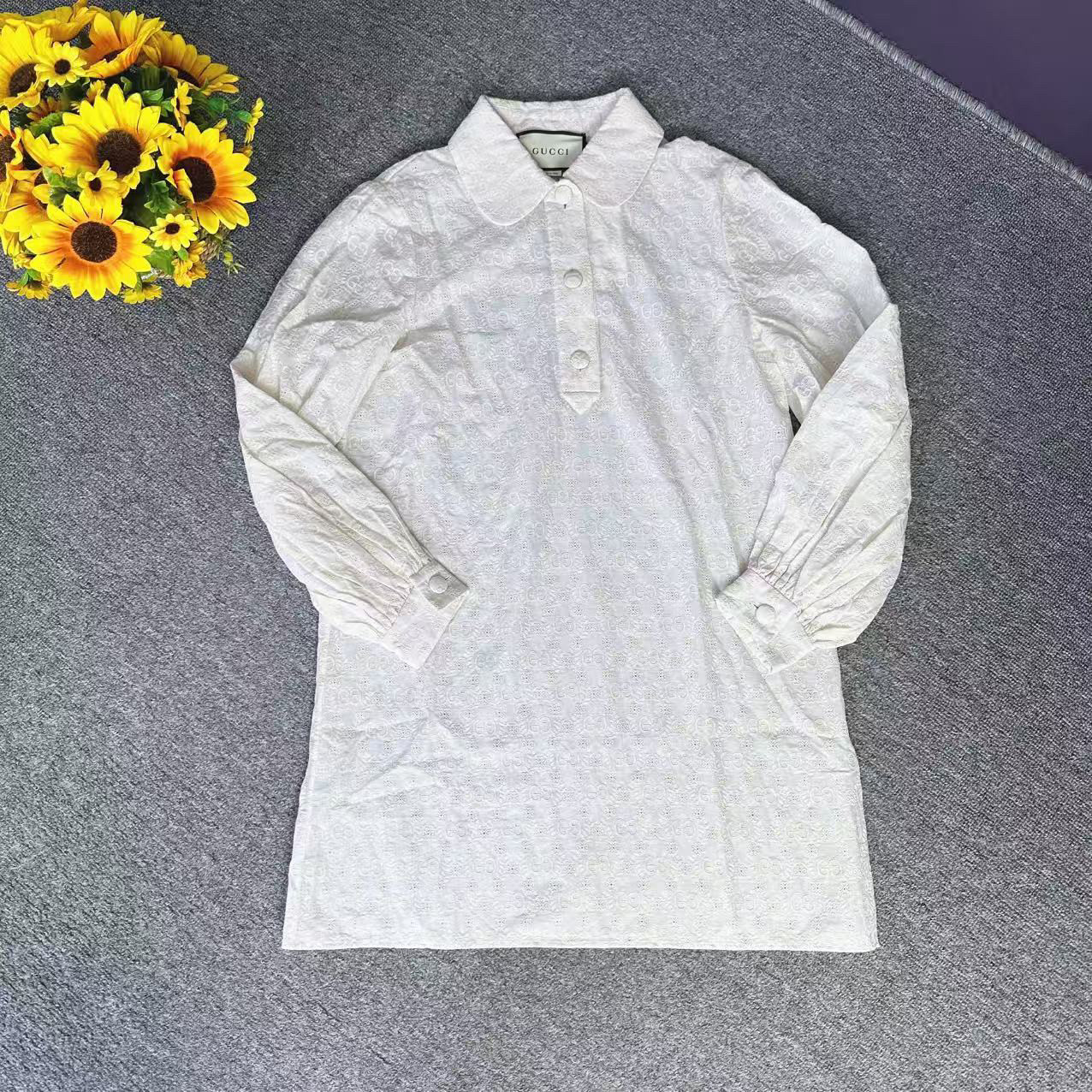 蘑菇英国代  奶白色满logo长款衬衫、连衣裙 38码胸围94