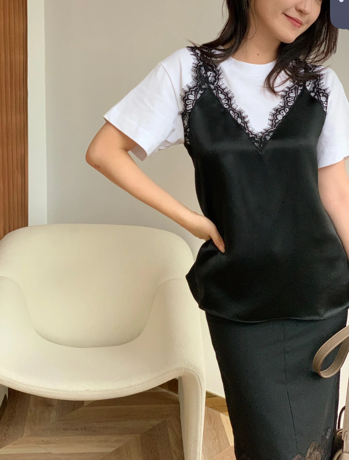 蘑菇英国代 白色拼接黑色蕾丝假两件短袖T恤 40码胸围100