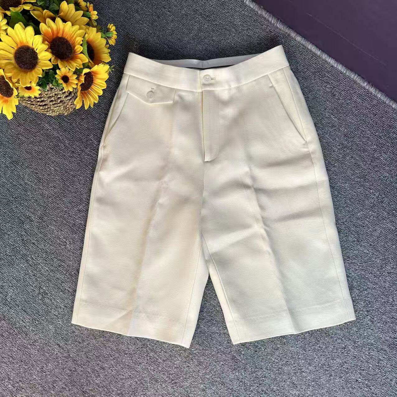 蘑菇英国代购 TYZHURA 经典白色毛高腰中裤 百慕大短裤