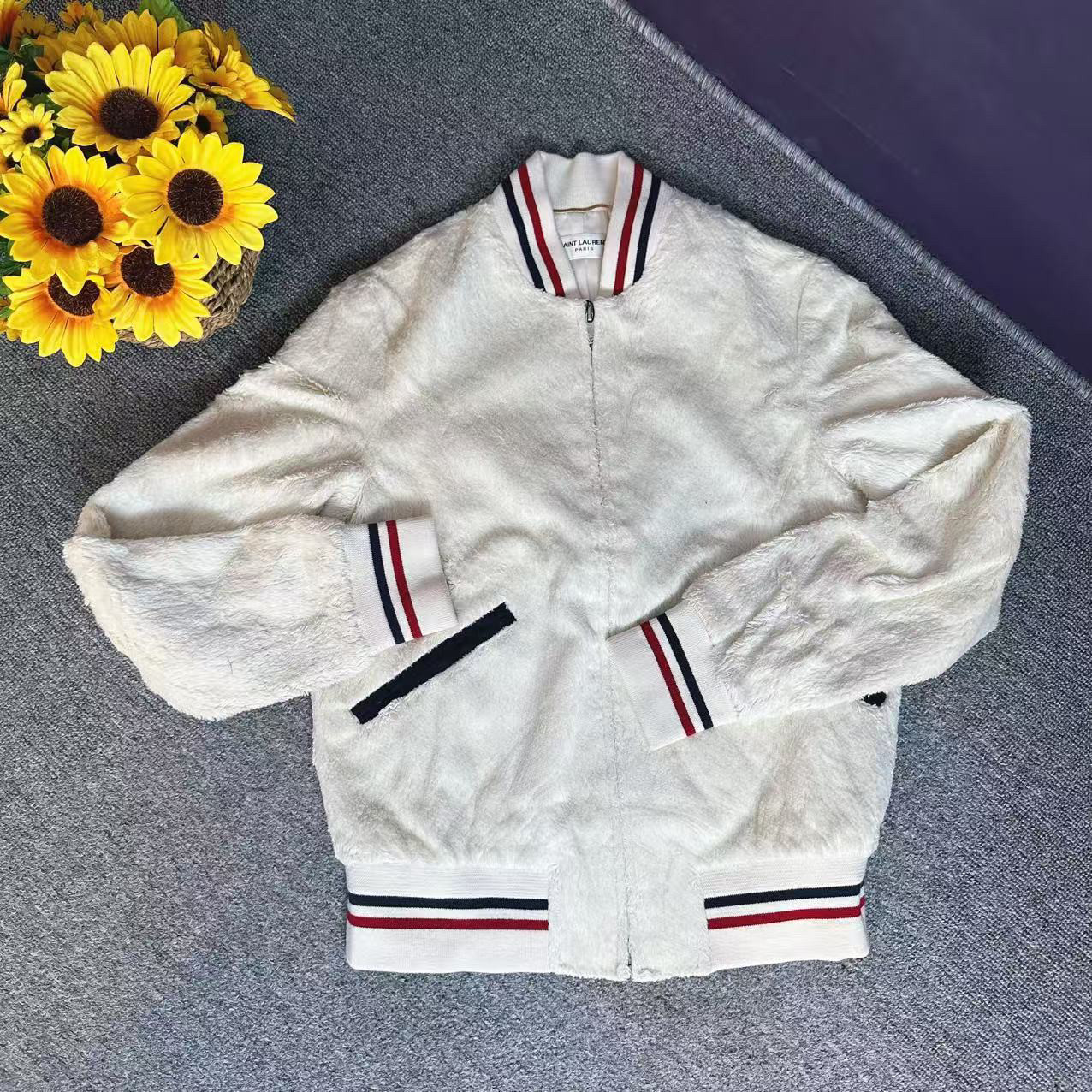 蘑菇英国代 白色毛毛休闲棒球服外套 FR36码胸围102