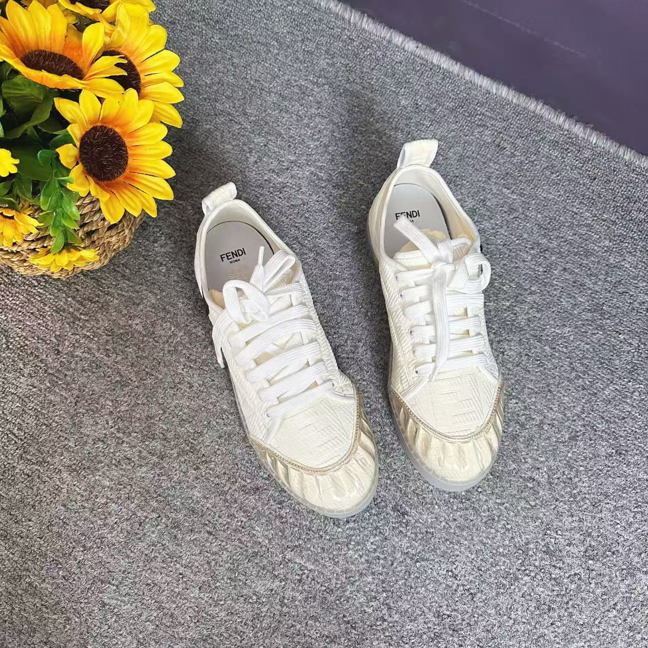 蘑菇英国代 经典白色满logo拼接果冻鞋头休闲鞋 小白鞋 36码