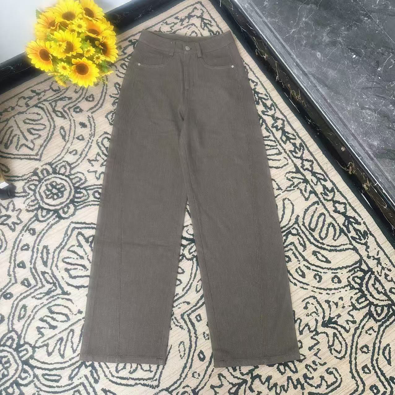 蘑菇英国代 TYZHURA 25早秋 奶茶棕色阔腿直筒牛仔裤