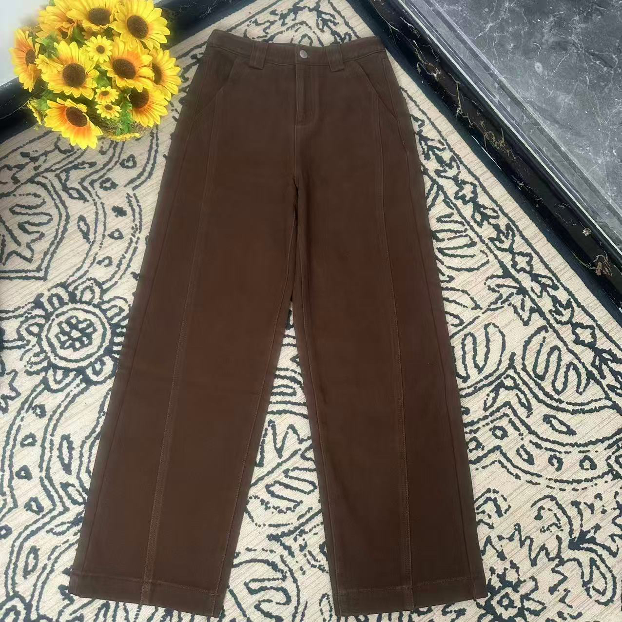 蘑菇英国代 TYZHURA 25早秋巧克力色加绒阔腿牛仔裤