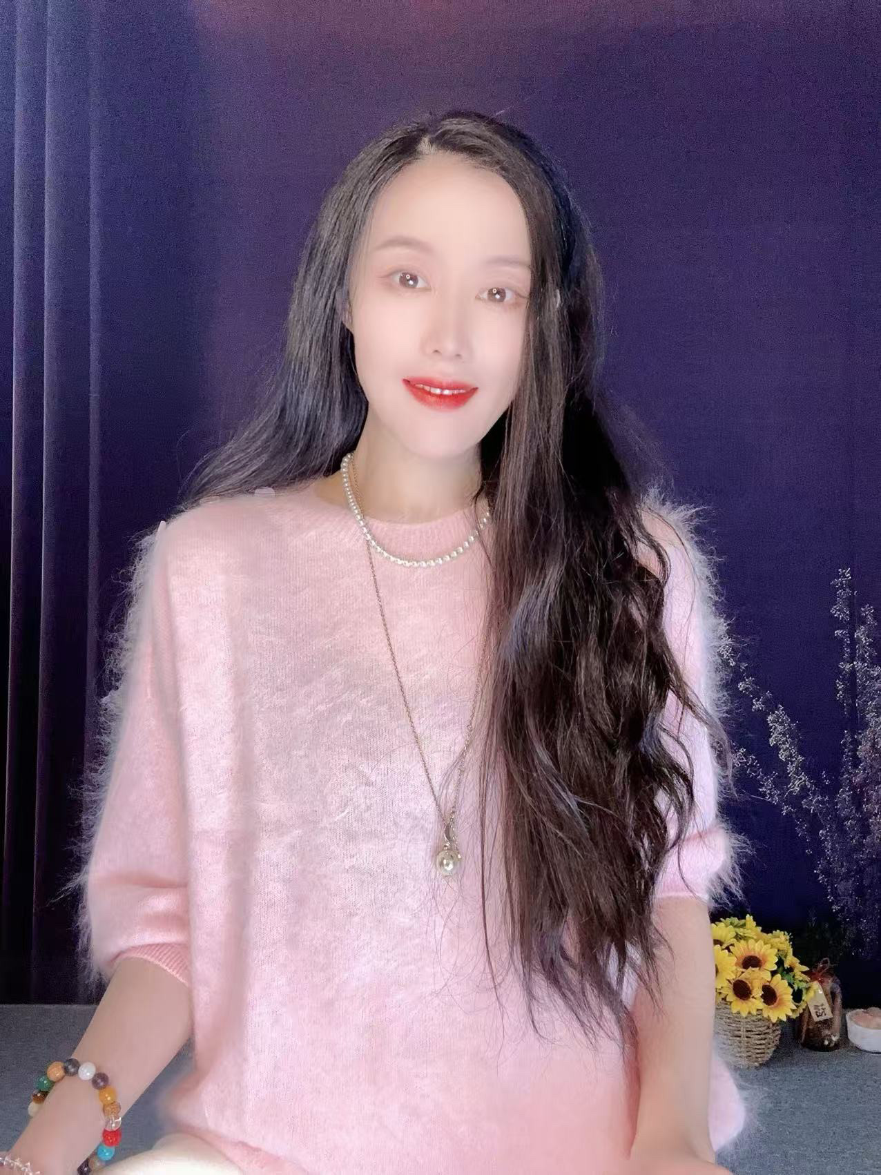 蘑菇英国代 TYZHURA 裸粉色粉水晶扣拉绒中袖羊绒衫