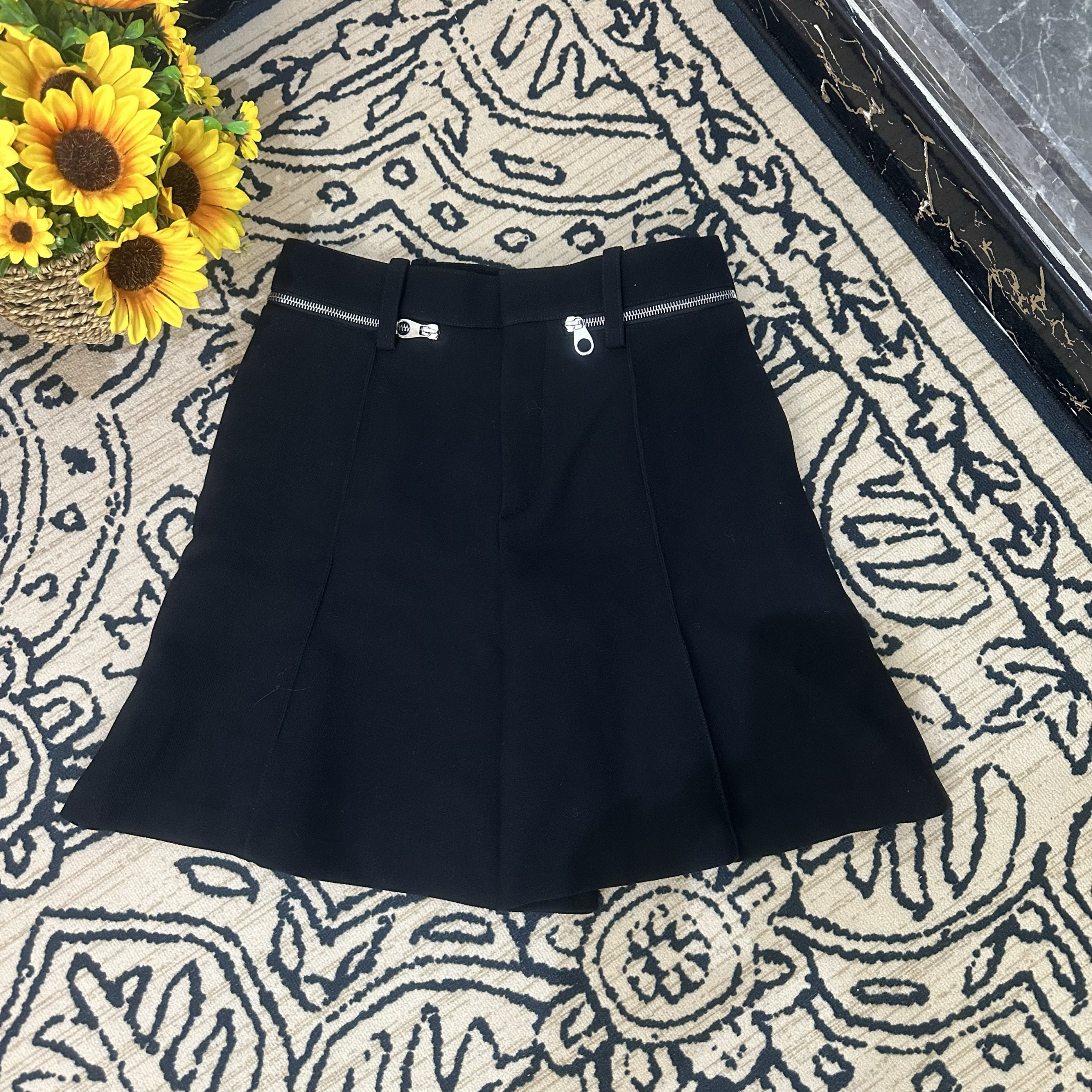 蘑菇英国 黑色拉链设计休闲短裤 34码70臀围96