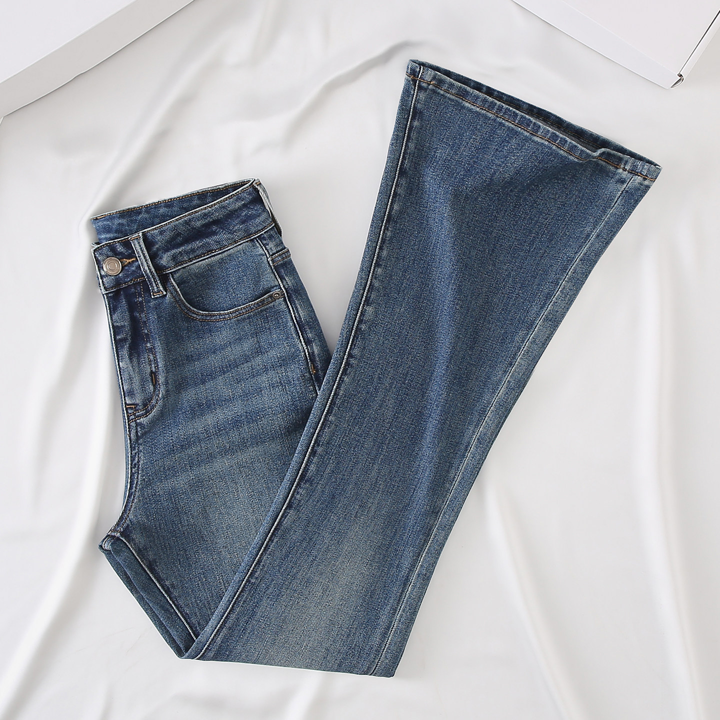 it :CHOCOOLATE蓝色紧身微喇牛仔女高腰修身显瘦弹力小个子喇叭裤