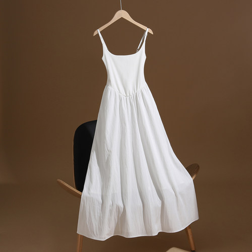 itCHOCOOLATE白色吊带连衣裙女