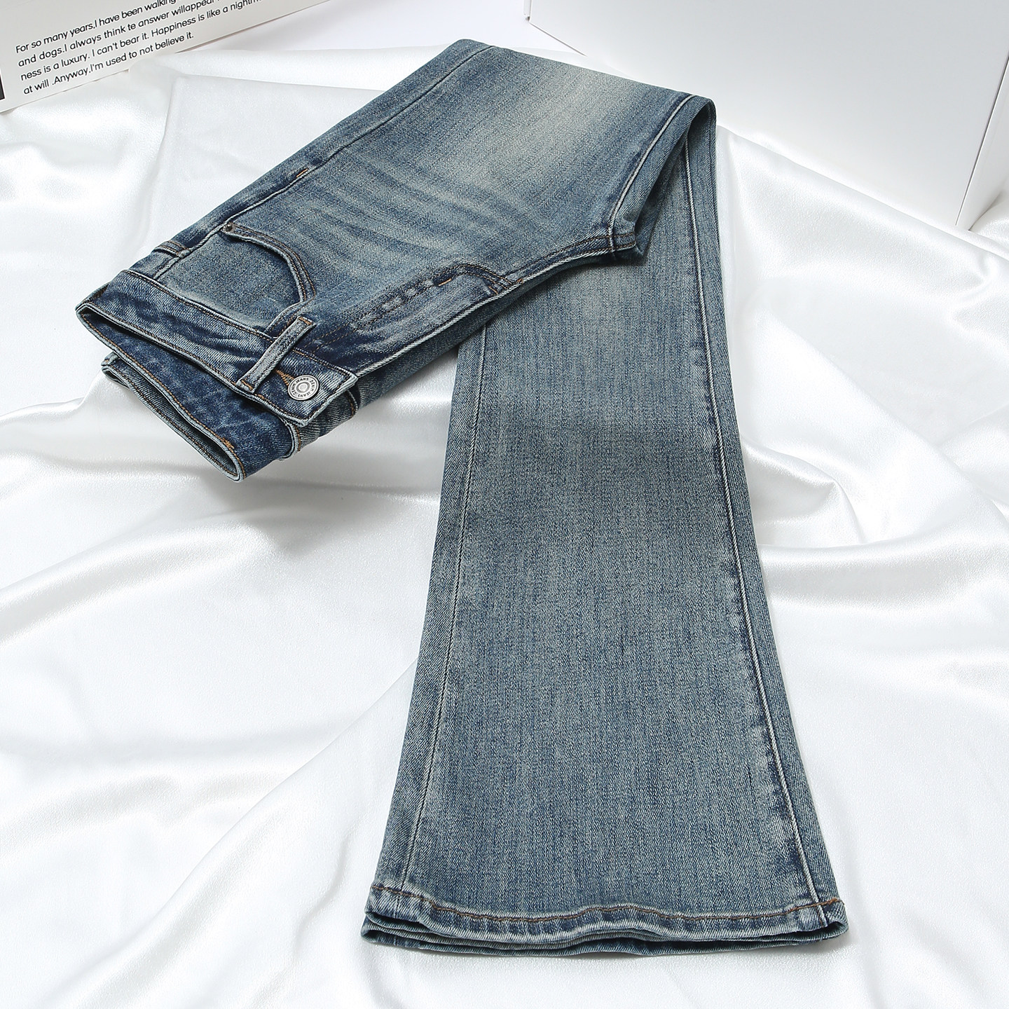 it :CHOCOOLATE复古微喇牛仔裤女2026新款高腰显瘦紧身弹力喇叭裤