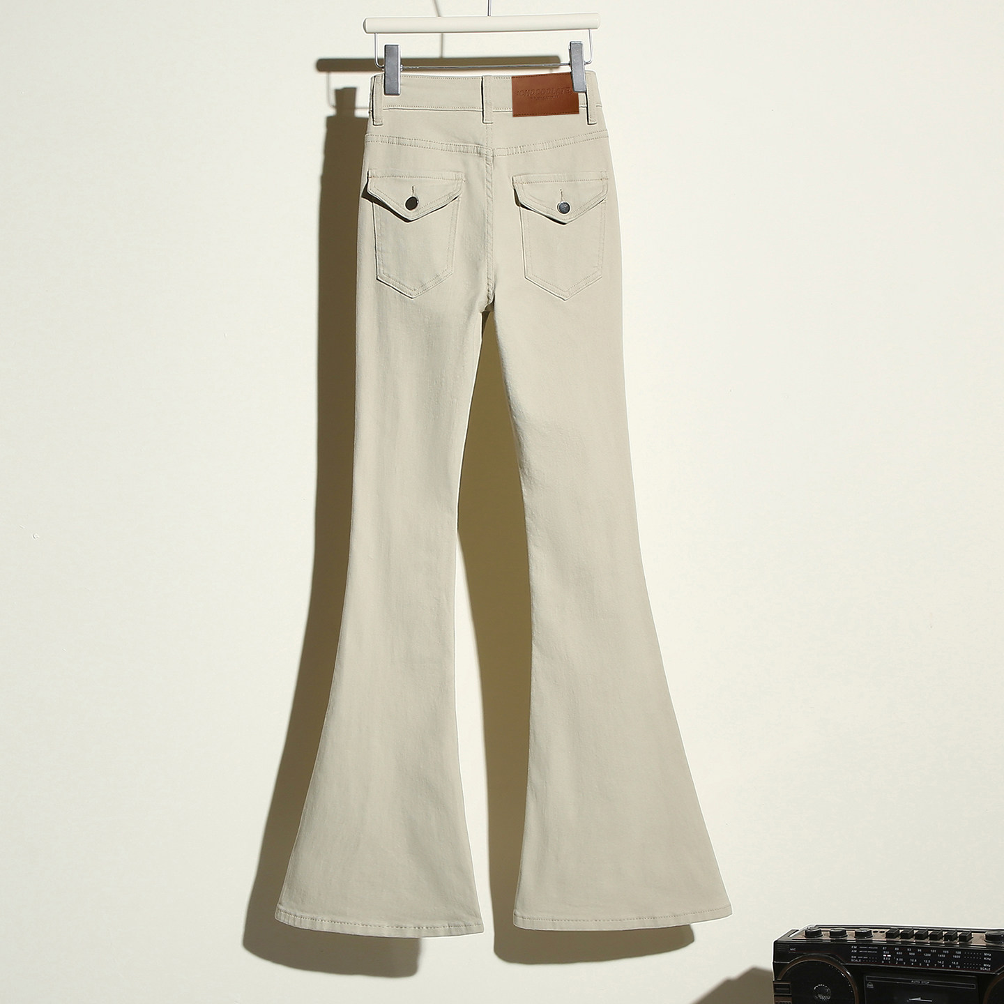 it :CHOCOOLATE复古紧身微喇牛仔裤女2026高腰修身显瘦弹力喇叭裤