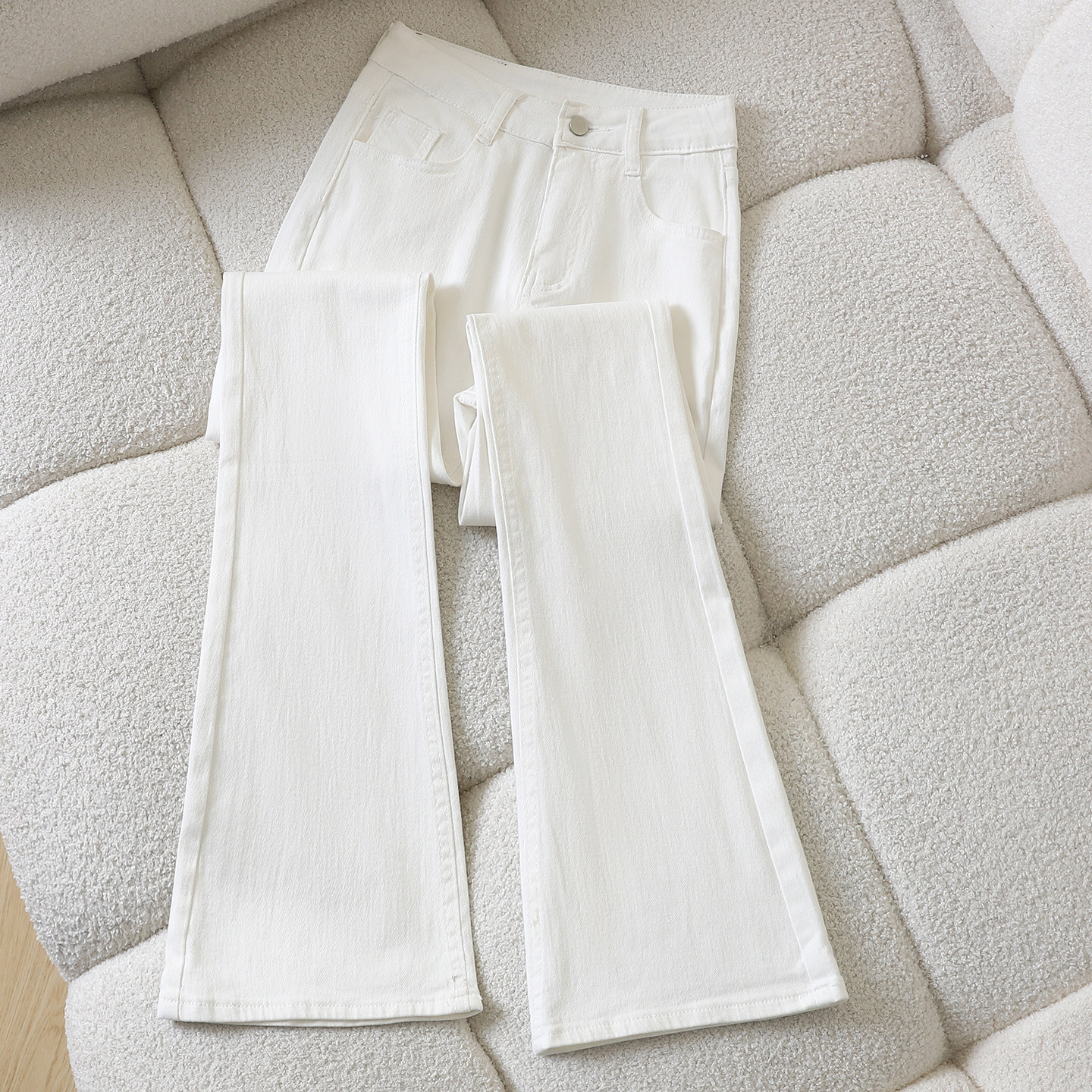 it :CHOCOOLATE白色紧身微喇牛仔裤女高腰修身显瘦弹力拖地喇叭裤