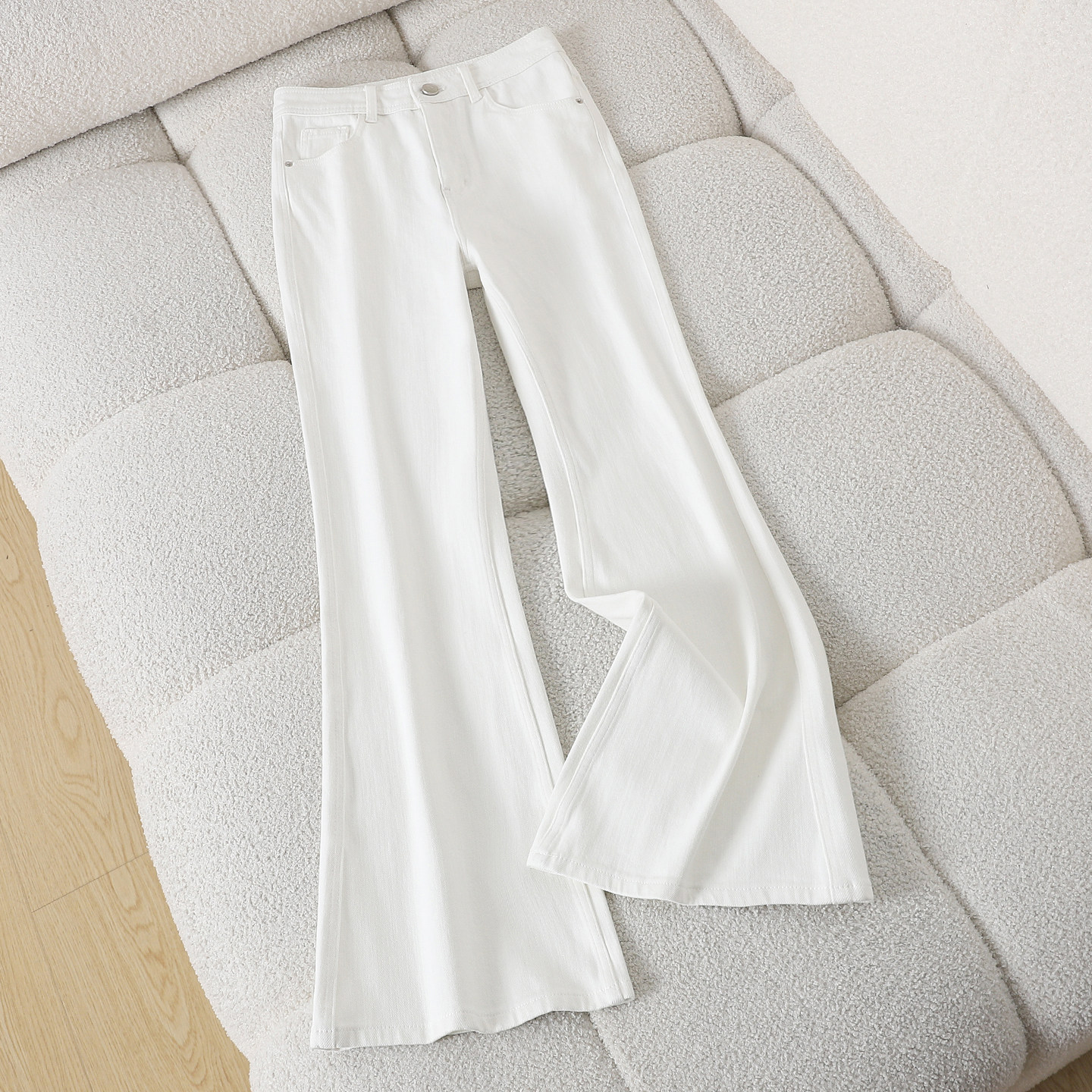 it :CHOCOOLATE「四面弹」白色微喇牛仔裤女高腰弹力不贴腿喇叭裤