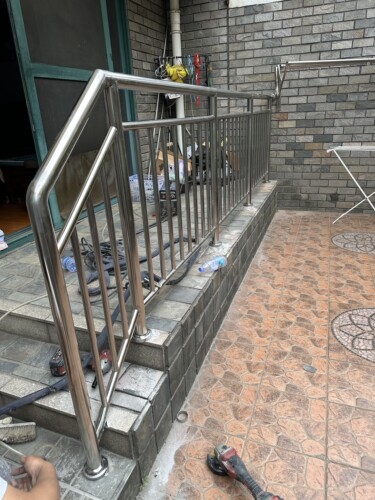 上海304不锈钢阳台护栏室外庭院楼梯扶手加厚防锈栏杆 ​