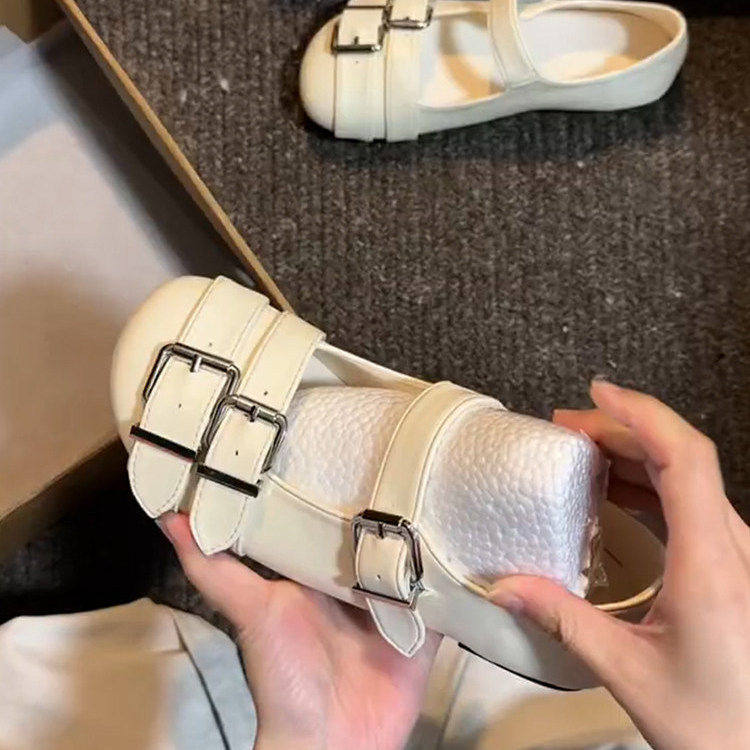 复古风白色皮带扣玛丽珍鞋女2026新款春季百搭浅口单鞋圆头小皮鞋