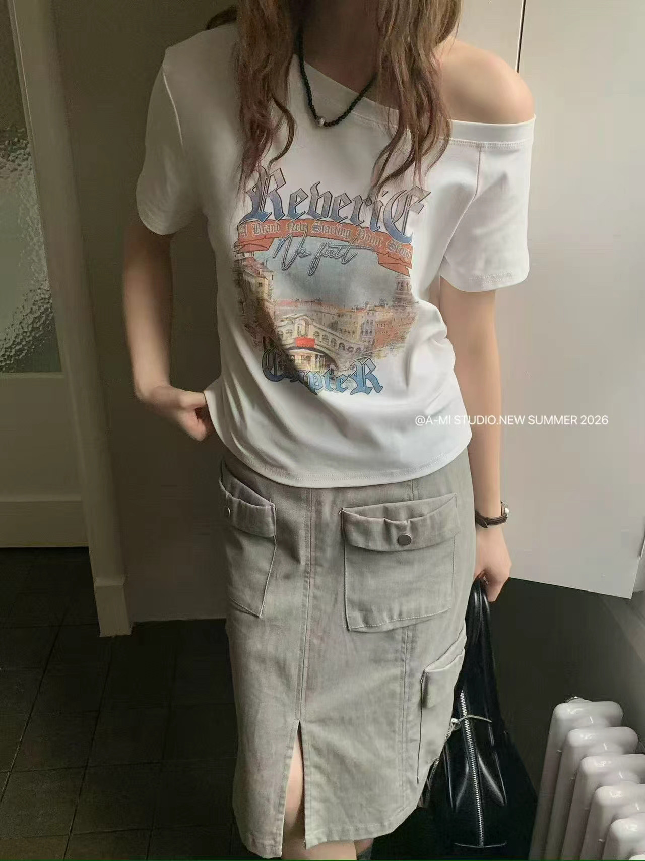 A-MI 設計感小眾斜領露肩短袖t恤女美式嘻哈街頭風個性潮款上衣夏