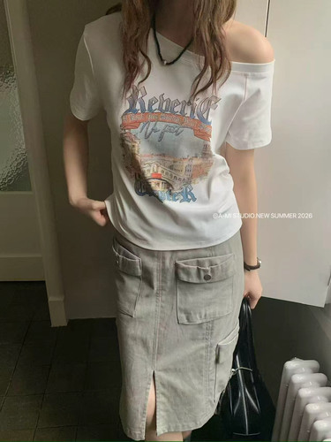 A-MI 設計感小眾斜領露肩短袖t恤女美式嘻哈街頭風個性潮款上衣夏