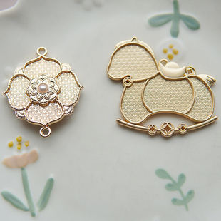 宋锦蓝染刺绣新中式底托包布螺钿点翠底胚宝象花马上有钱双面吊坠