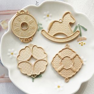 宋锦蓝染刺绣新中式底托包布螺钿点翠底胚吊坠铜钱木马宝象花发财