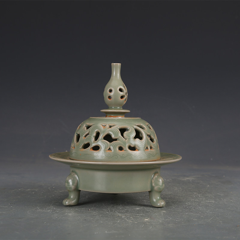 五代越窑秘色瓷雕刻花卉三足香熏炉仿古瓷器古董古玩旧货收藏真品