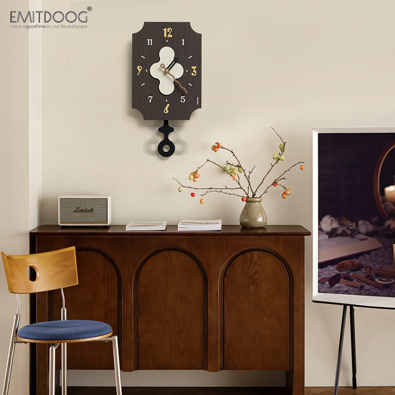 中古风免打孔客厅挂钟表