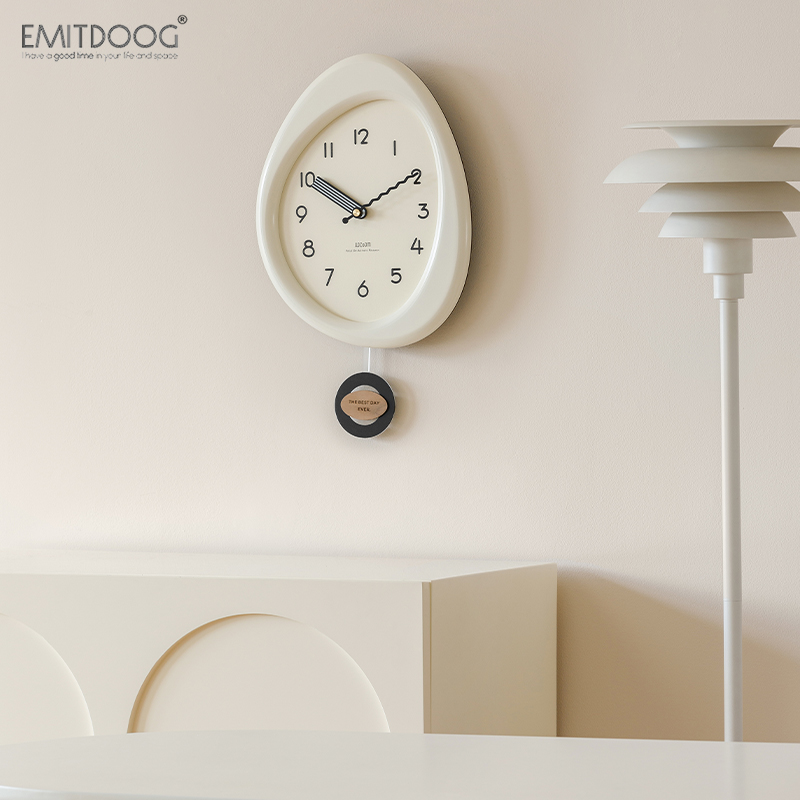 高颜值拯救白墙时尚挂钟