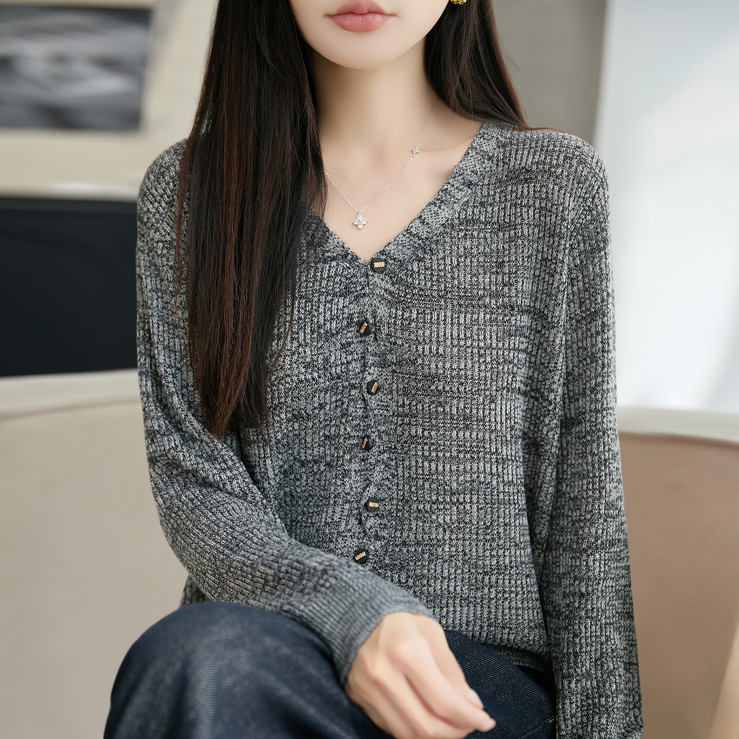 2026新款秋季大码V领针织打底衫女洋气中老年女装上衣秋冬毛衣
