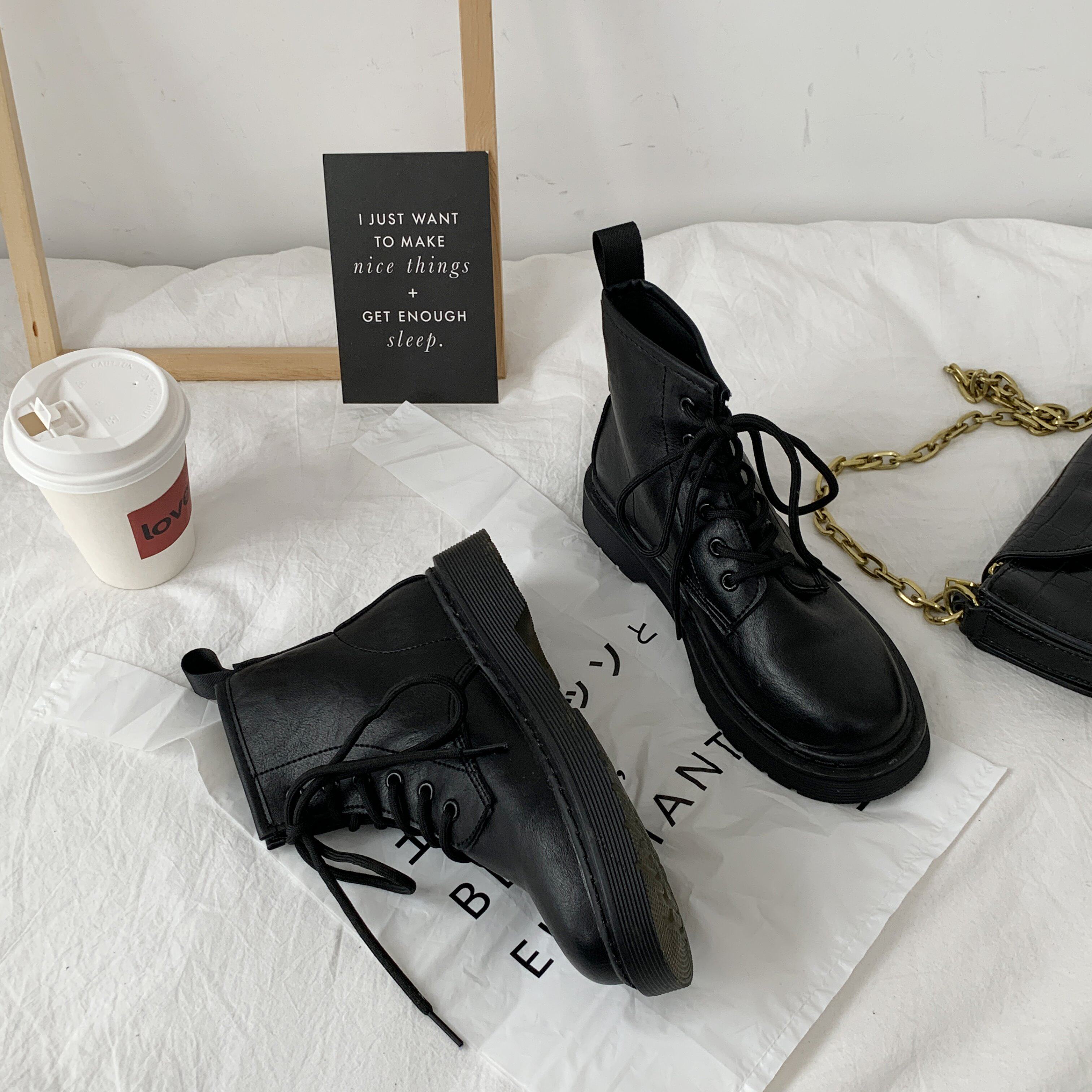 六孔马丁靴女2024新款加绒ins潮春季短筒英伦风软皮瘦瘦网红短靴