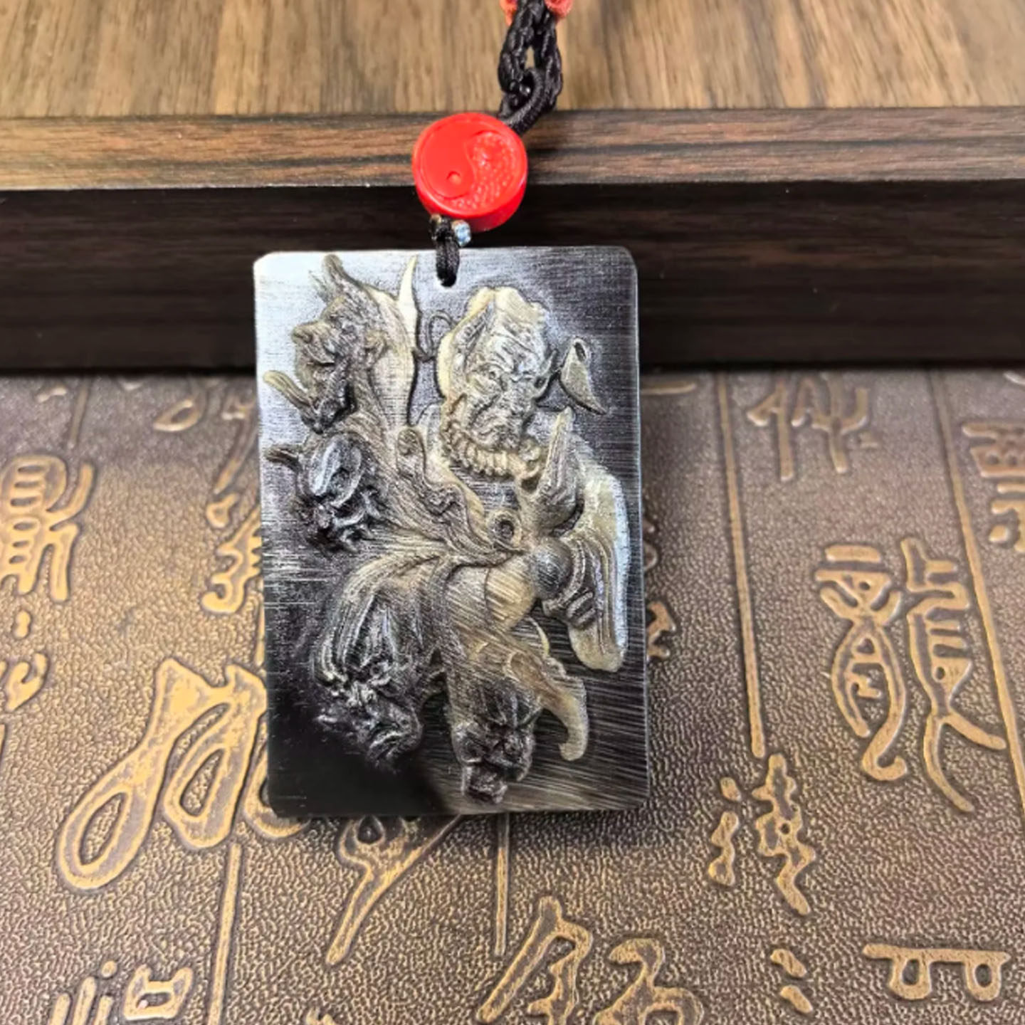 天然驴蹄子雕刻文玩吊坠牌子佛手乾坤八卦大黑天钟馗古龙古兽凤凰