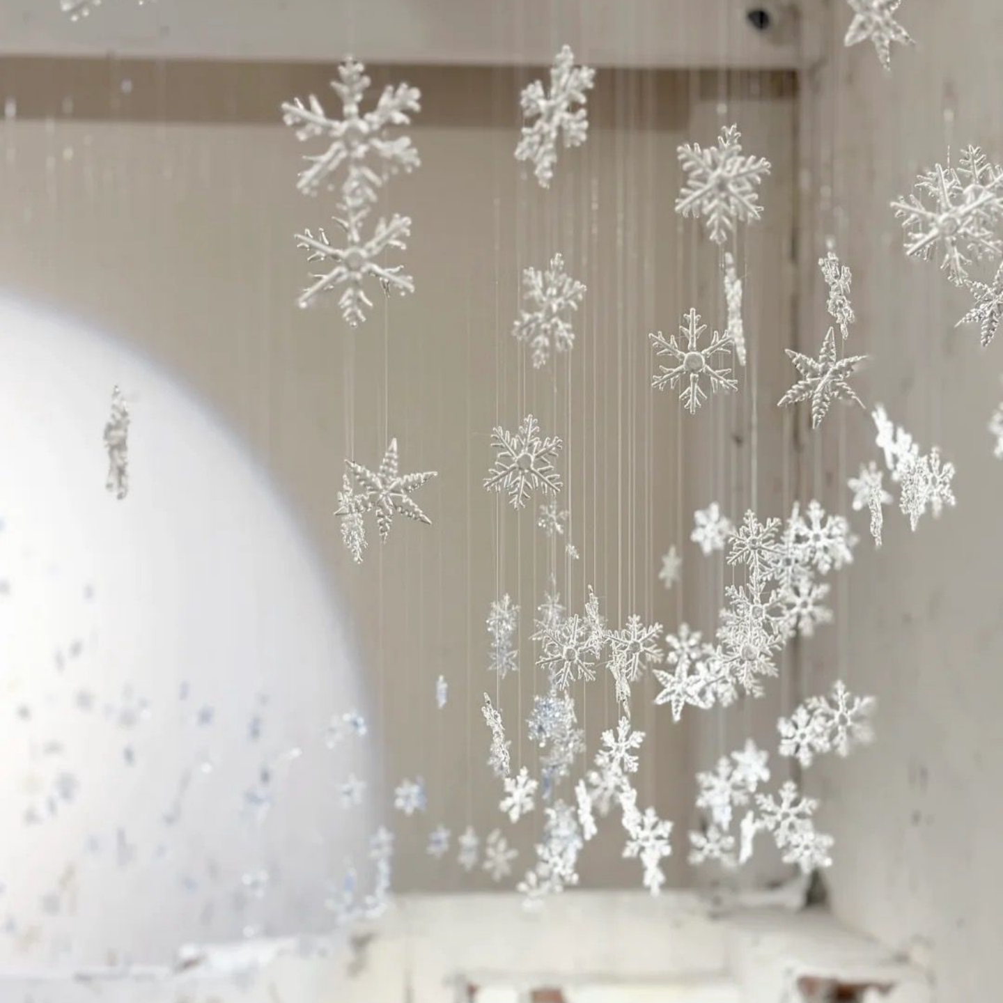 冬季店铺玻璃橱窗雪花挂件亚克力装扮布置套餐