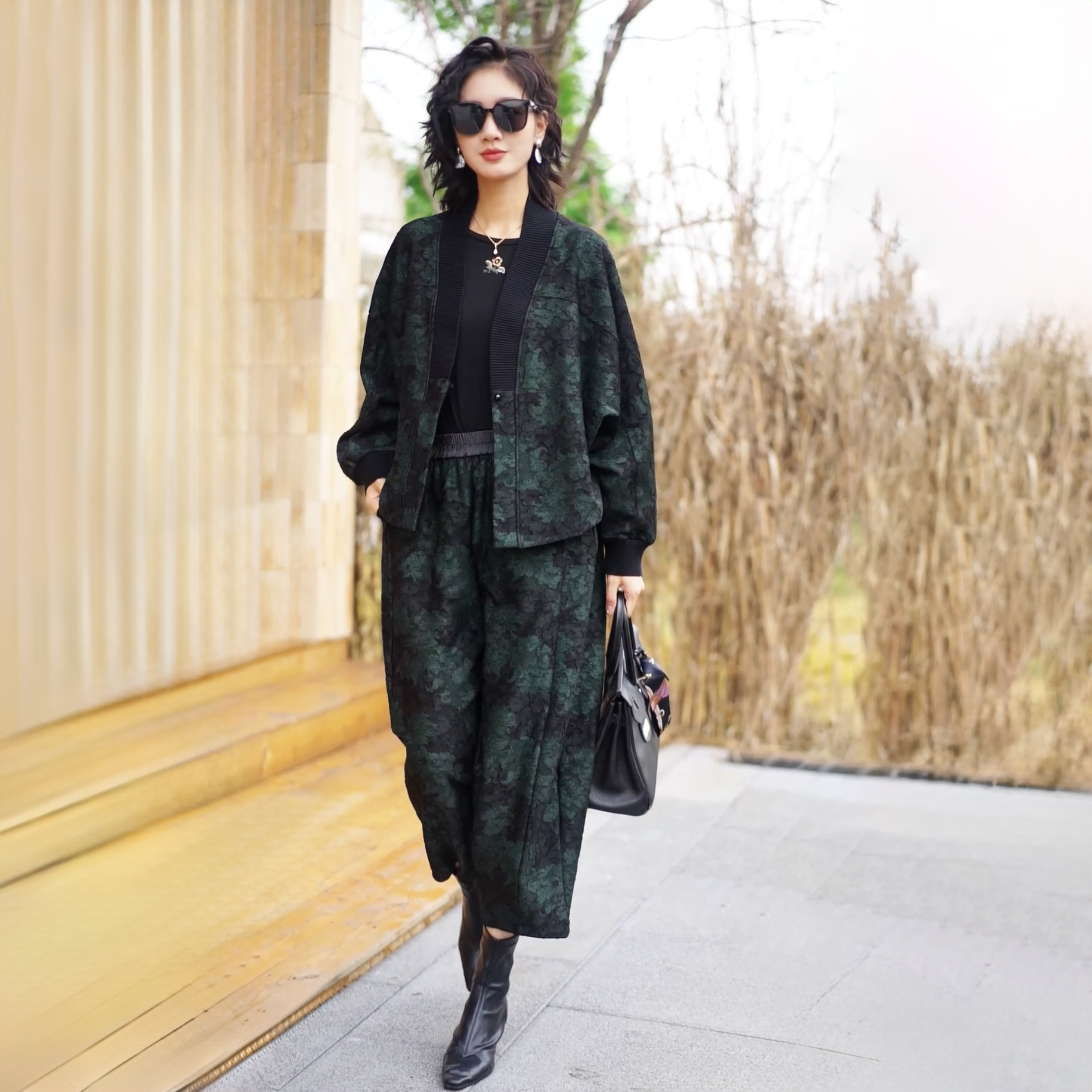 2025秋复古中式国风大码提花短款夹克外套气质减龄洋气妈妈两件套