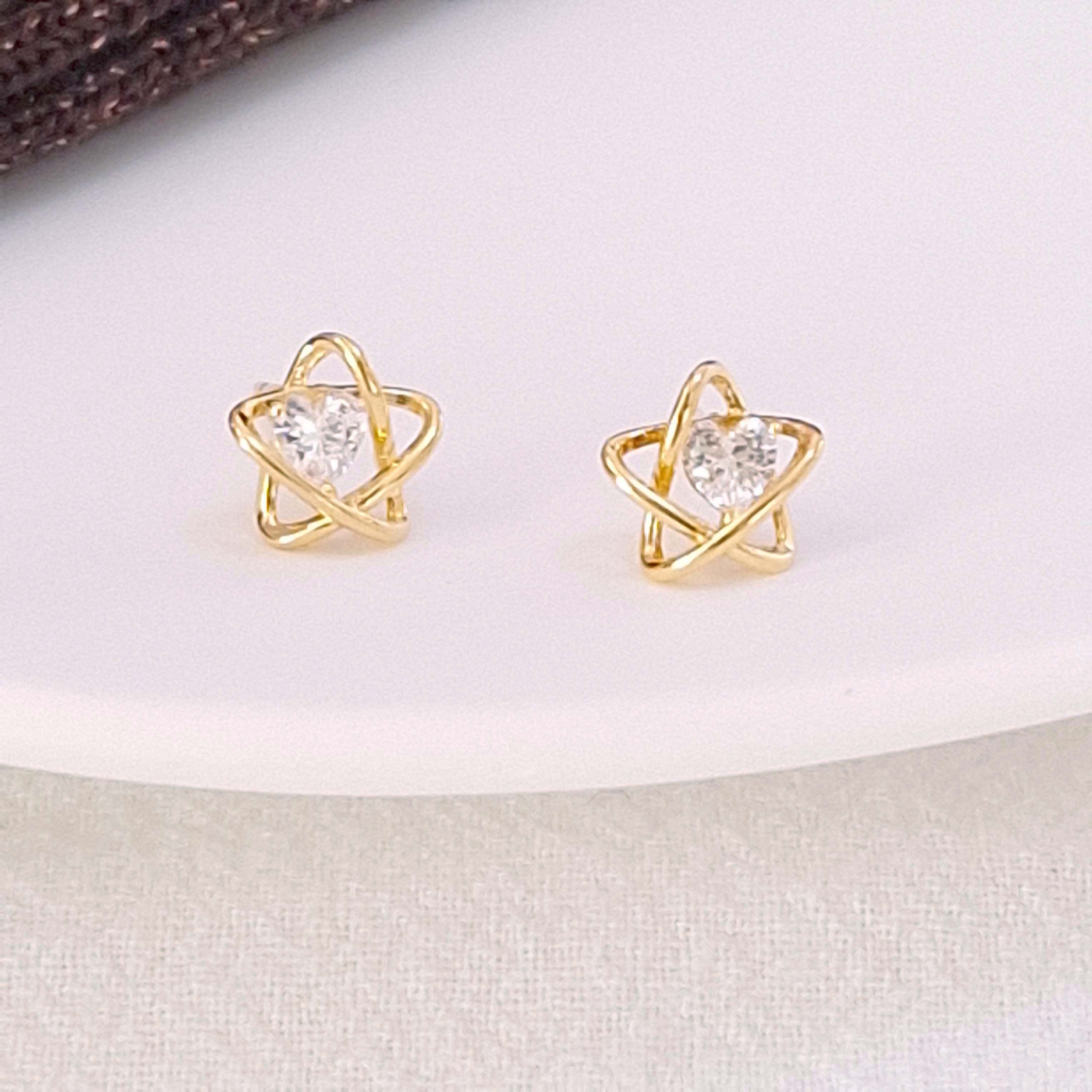 s925纯银五角星镀金镶心形水钻耳钉时髦个性耳环轻奢小巧耳饰女