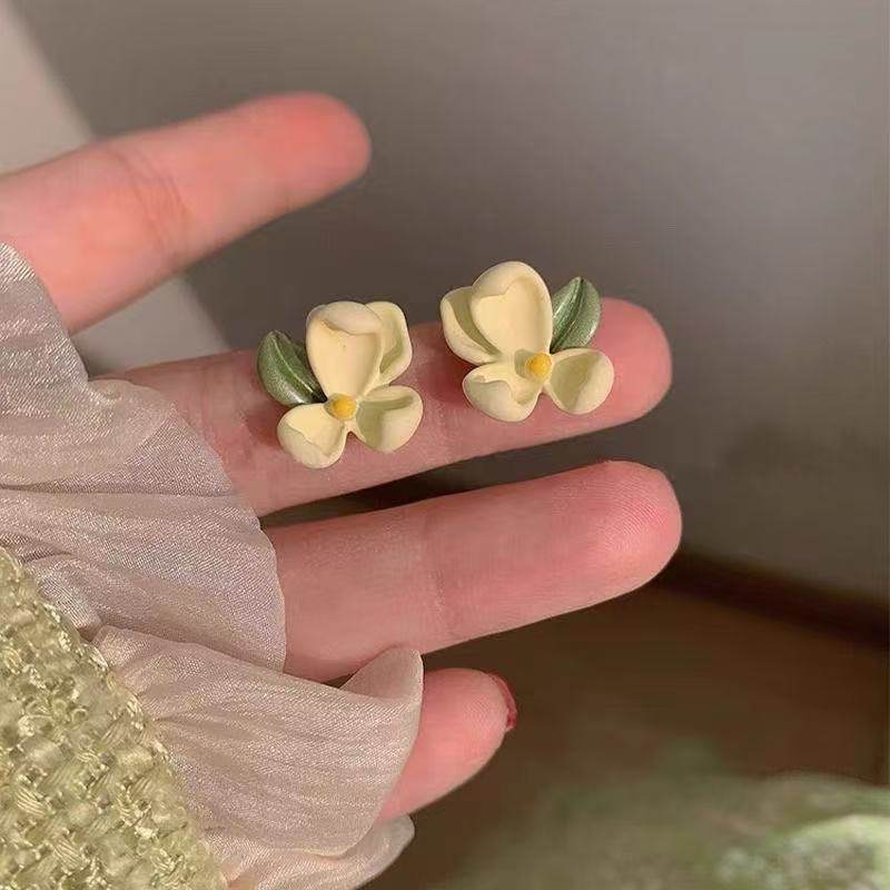 超仙清新栀子花磁吸耳夹女免打孔森系甜美茶系无耳洞小众耳饰温柔
