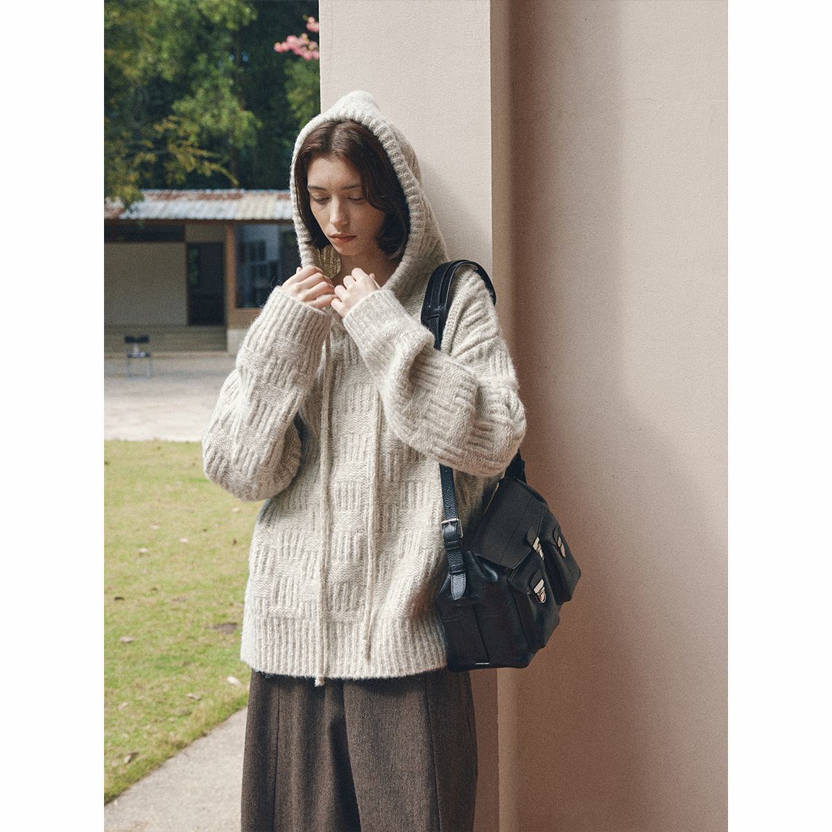 【识几】羊毛花纱肌理连帽保暖针织毛衣M7947