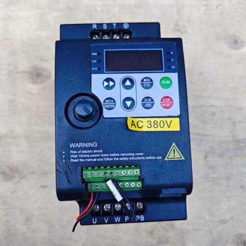 可维修浙江汇迅骏变频器，型号H300-0D2D2T4G，2.2KW议价