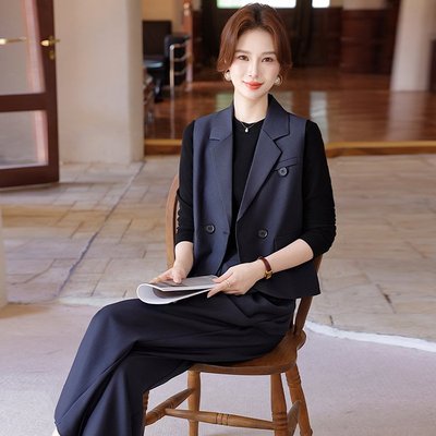 妈妈秋装洋气时尚套装2025新款外套中老年女装春秋西装马甲三件套