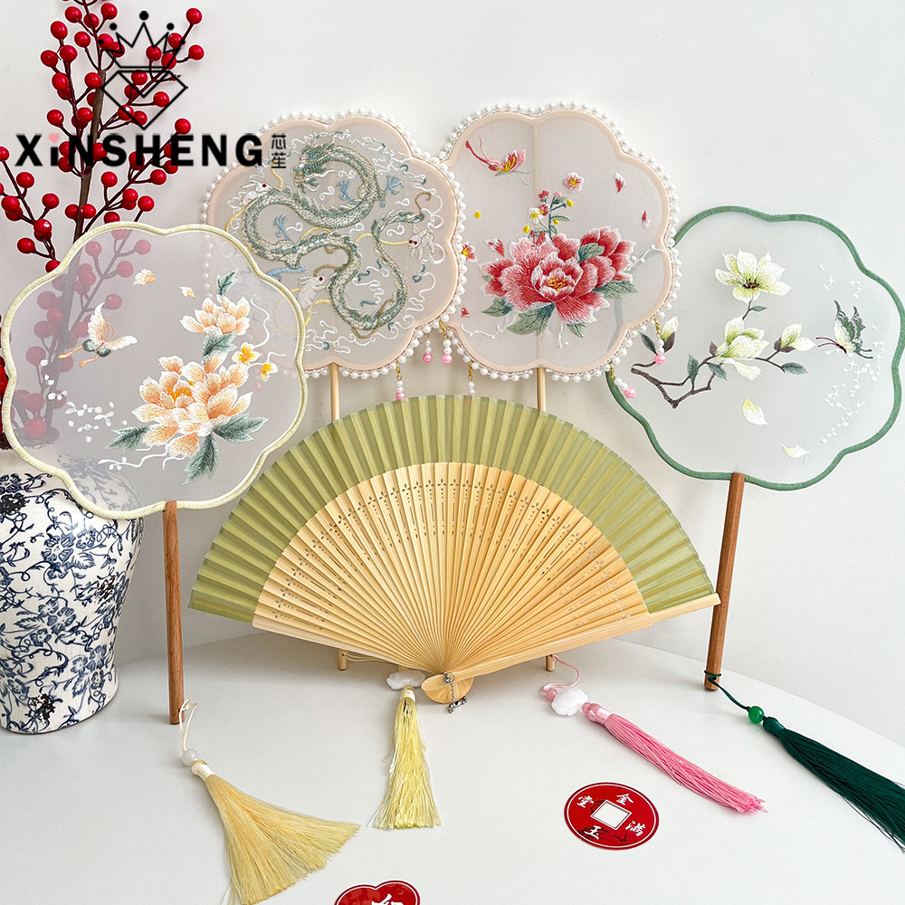 芯苼手工刺绣诗之笺团扇