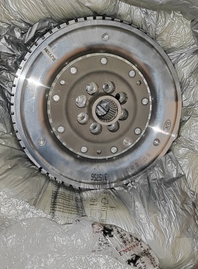 法拉利加州t发动机飞轮 GTC4 波托菲诺LUSSO   ROMA罗马 飞轮