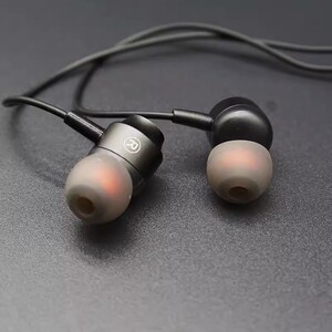 滑动调音金属入耳式带麦通话性价比低音炮 hifi音效特价处理
