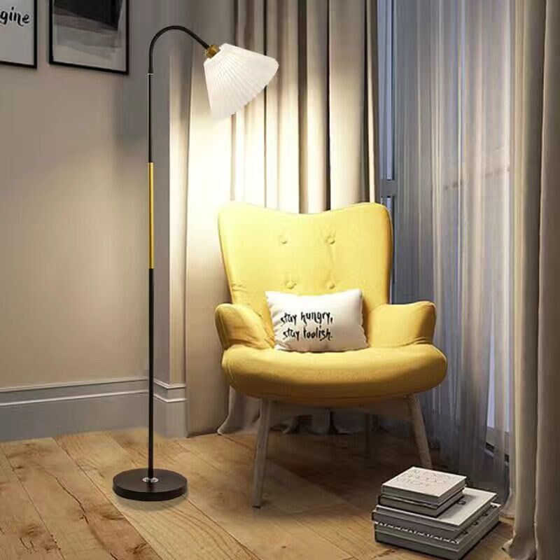 新款落地灯北欧简约护眼调光LEDD创意百褶客厅灯卧室床头沙发立式