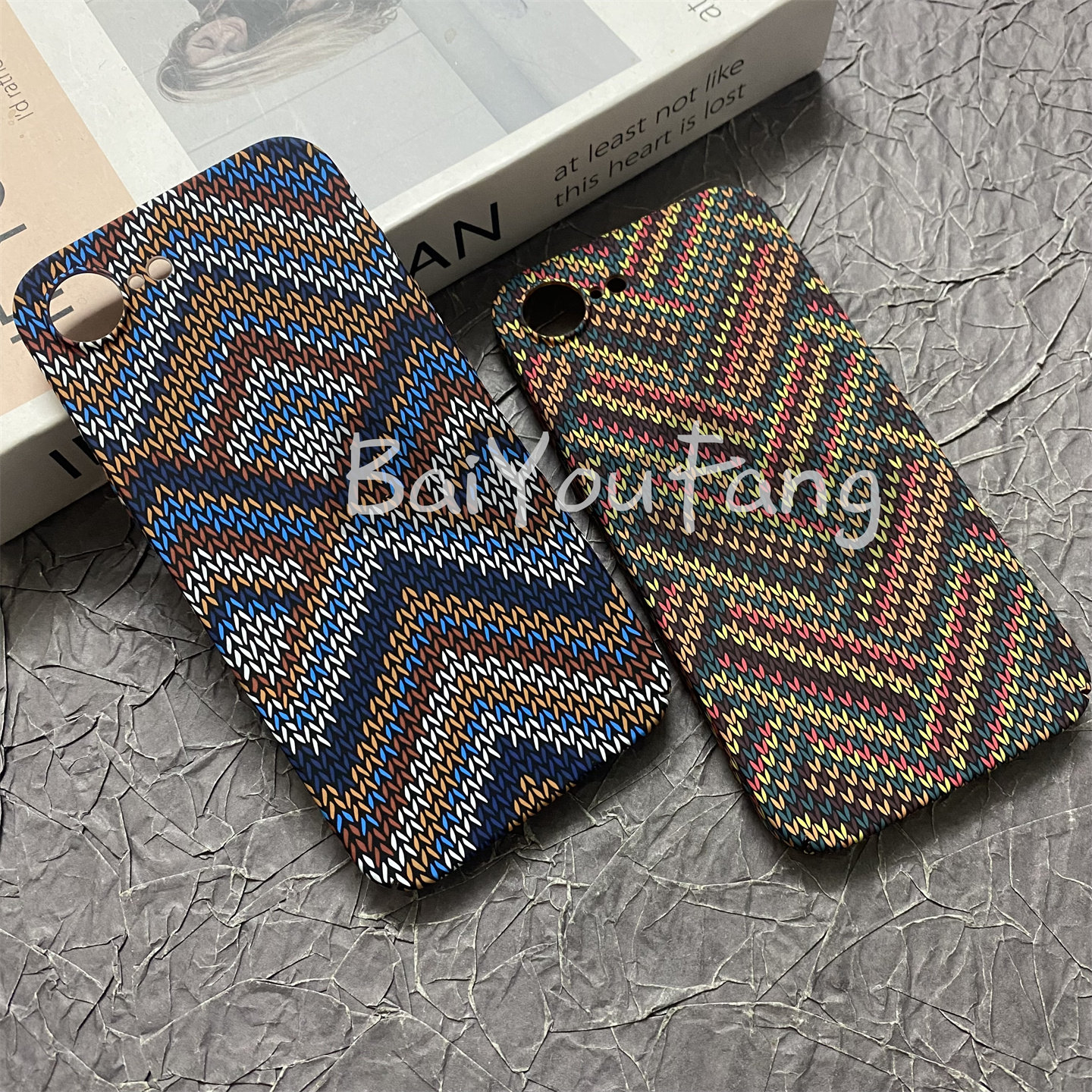 适用苹果16e手机壳新款浮雕夜光碳纤维纹理iPhone苹果17e