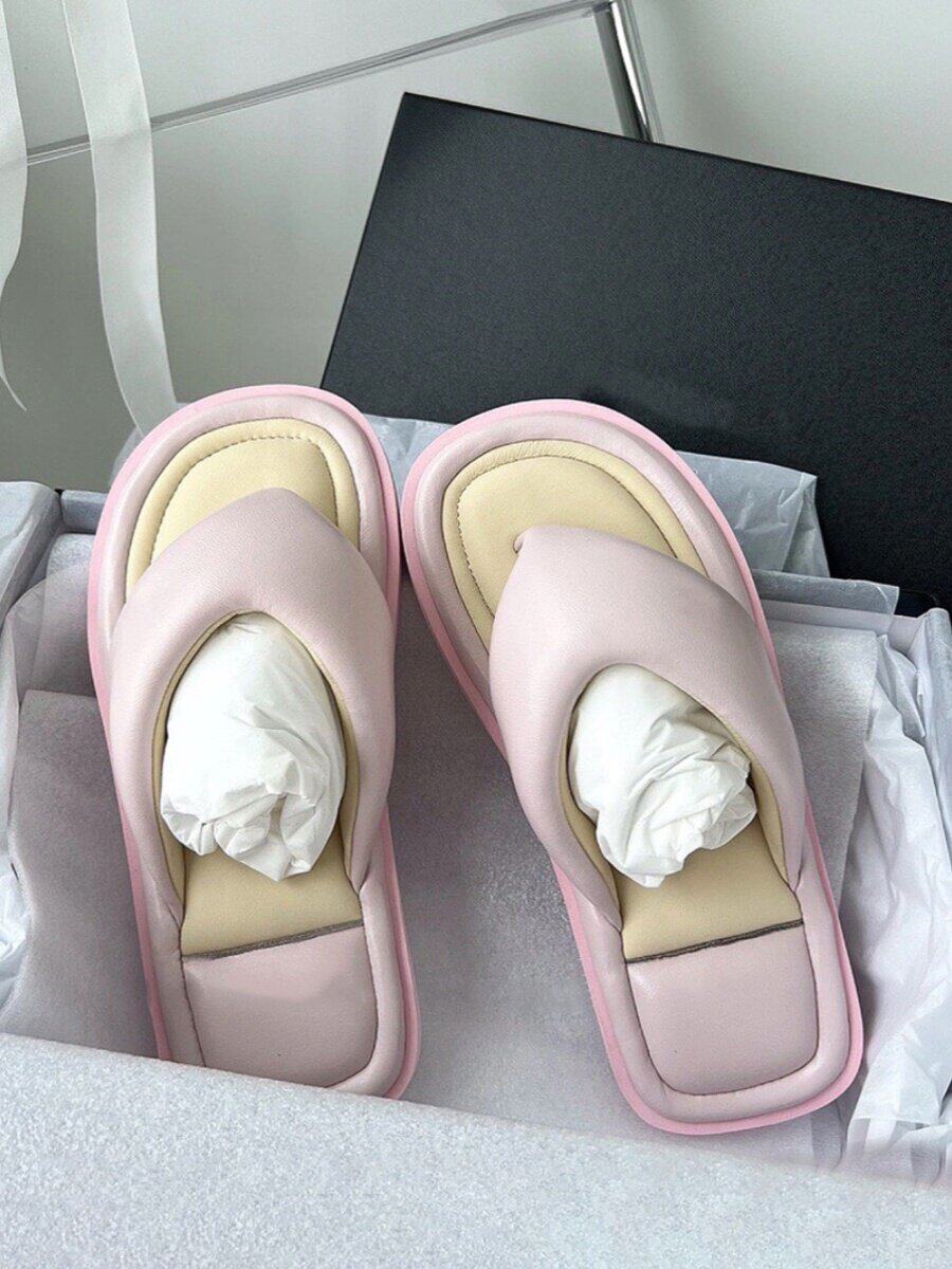 thumbnail for UK DGKP bread flip-flops for women, 2026 summer outerwear, color-blocked Chanel-style platform slippers, small heel sandals
