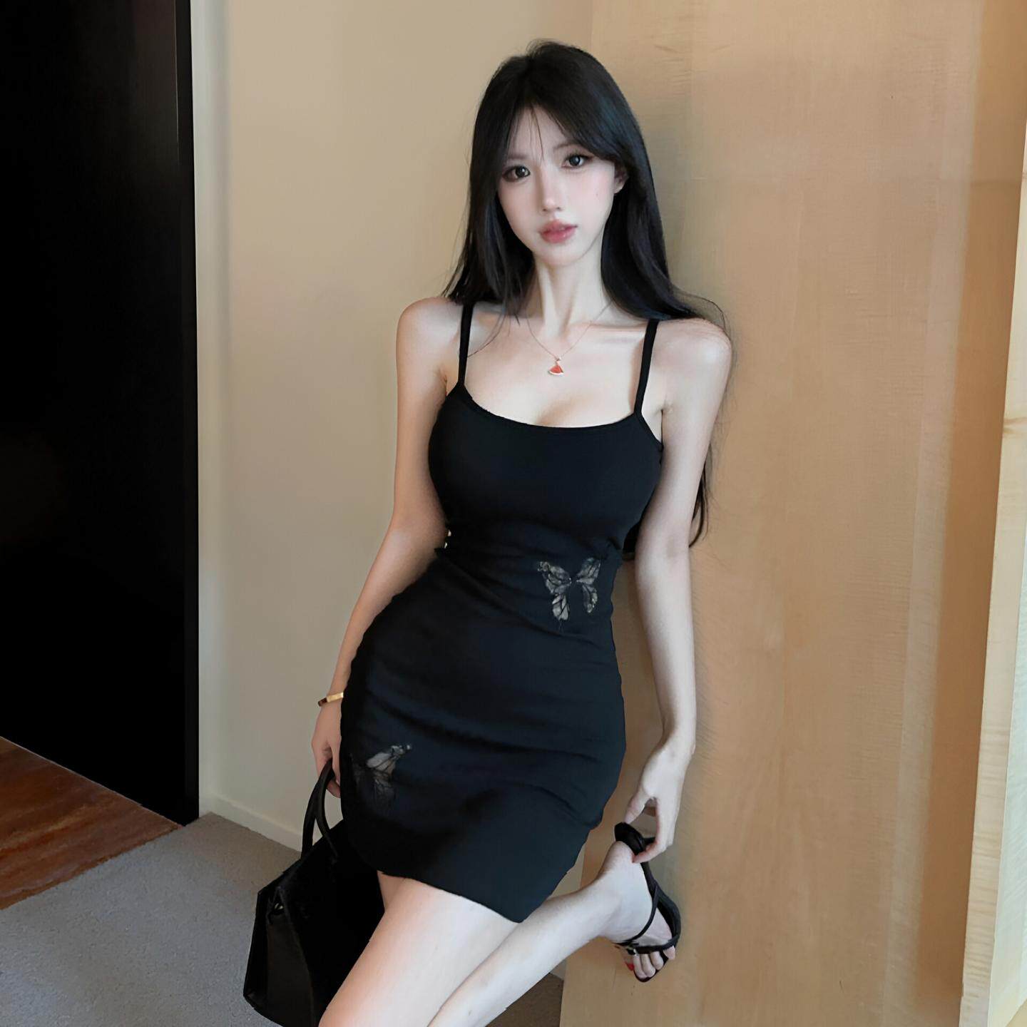 性感黑色镂空蝴蝶刺绣修身显身材吊带连衣裙夜场辣妹心机小黑裙潮