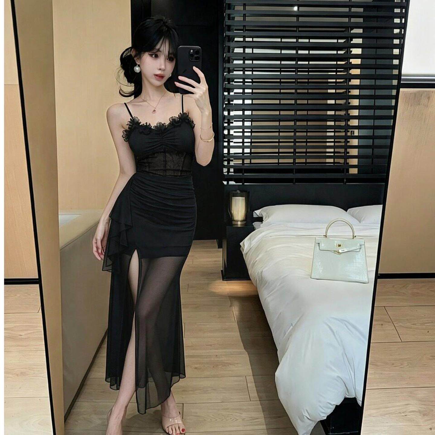 纯欲风性感辣妹吊带连衣裙新款减龄柔式工作服修身开叉露背礼服裙