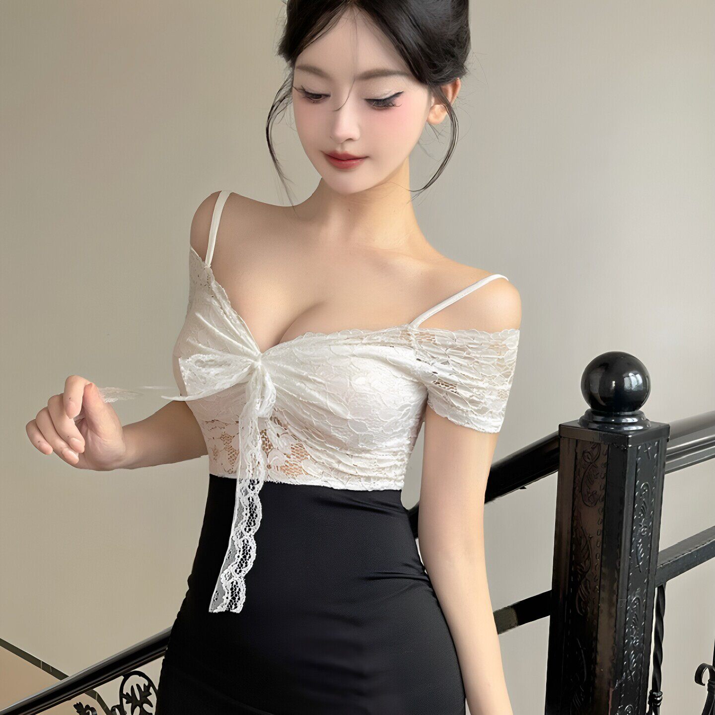 辣妹纯欲风性感低胸蕾丝吊带连衣裙修身显瘦镂空系带夜场包臀短裙