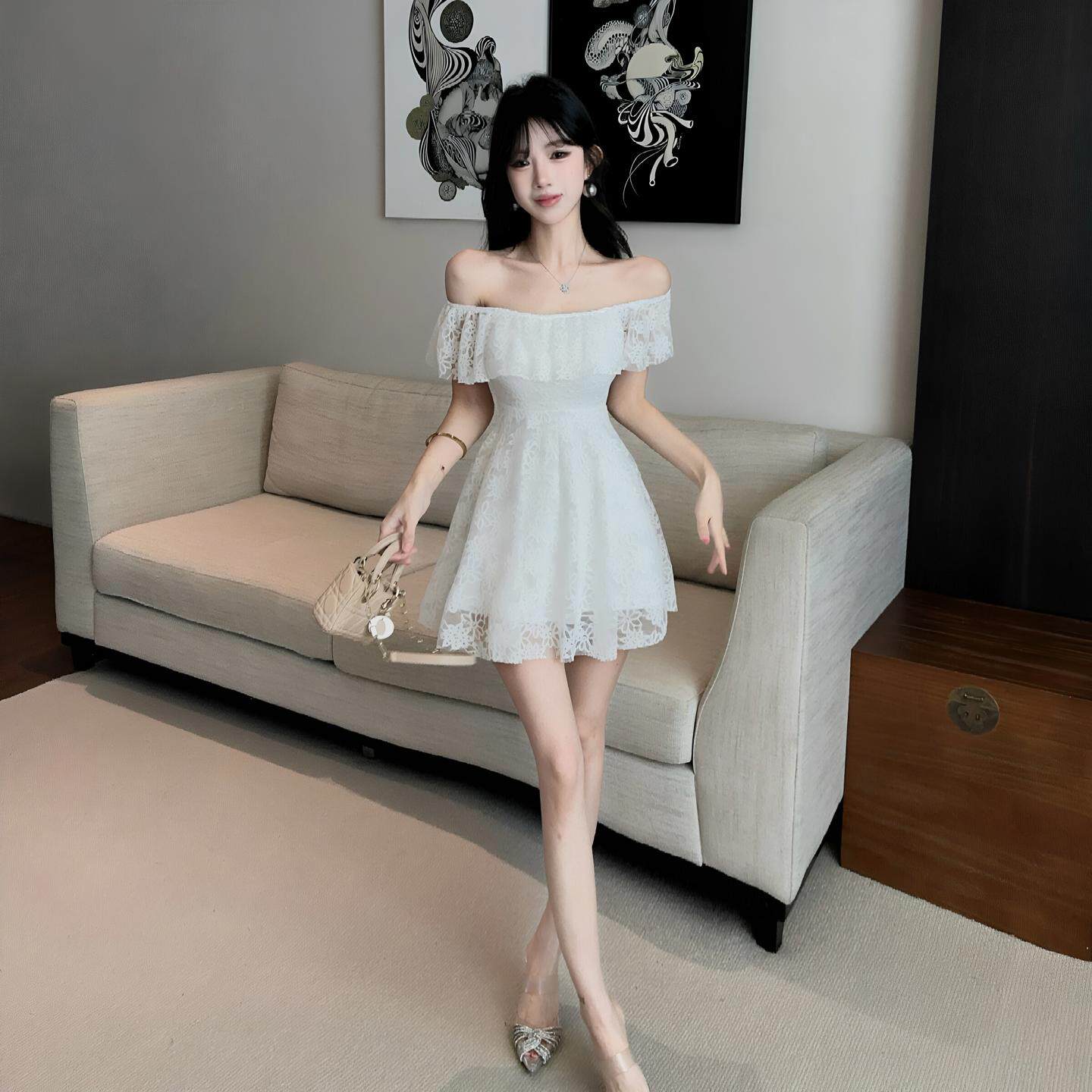 性感抹胸连衣裙收腰荷叶边蕾丝裙辣妹纯欲风露肩大摆蹦迪短裙女装