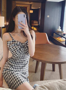 『限时2折起』气质格子吊带连衣裙女显瘦夏收腰法式性感吊带裙