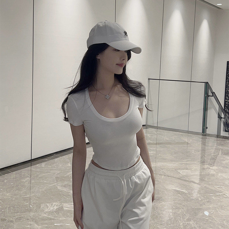白色简约T恤2026年短袖小众性感