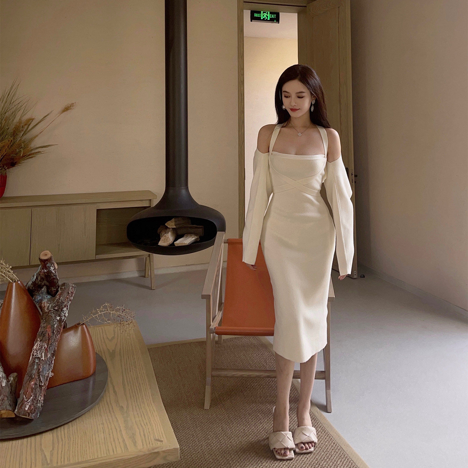 nicky  5折白色毛衣针织吊带连衣裙女春秋内搭打底长款羊绒配大衣