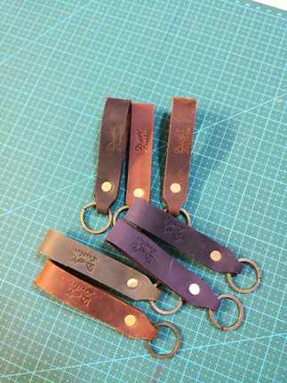 复古经典个性时尚头层牛皮钥匙扣圈颜色随机发一个包邮0133