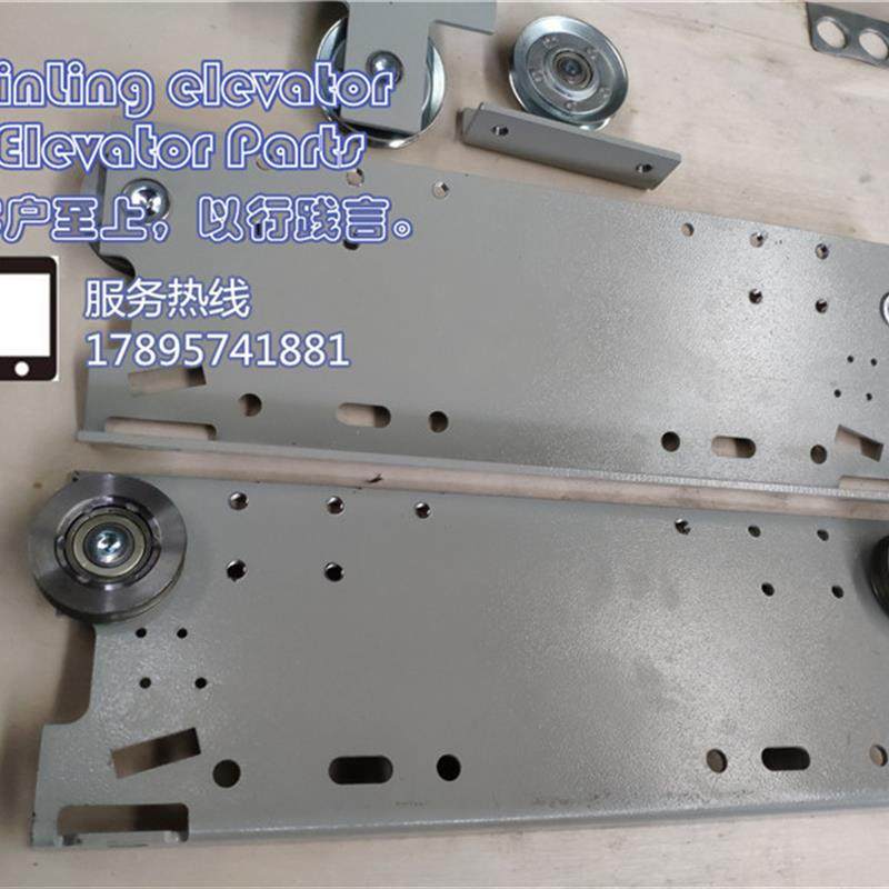 适用于富士达厅门挂板fujitec厅门吊门板关门机5247AAKC1华升富士